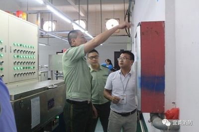 宜黃縣副縣長(zhǎng)、公安局局長(zhǎng)劉軍率隊(duì)深入工業(yè)園區(qū)開(kāi)展節(jié)前“易燃易爆場(chǎng)所”消防安全大檢查
