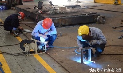 電工成"勤雜工"后辭職:寧丟工作,也不會(huì)以身涉險(xiǎn)