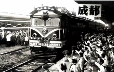上海的大街小巷里有支抗疫保障車隊(duì)